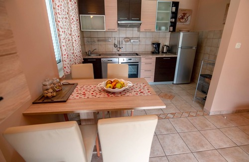 Rab Apartamento | Apartamento para dos personas con una terraza Rab (A-14515-b)