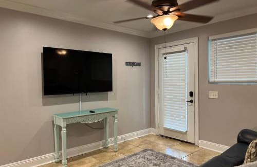 Highlands - Perkins Apartamento | Two bedroom apt with desk washer dryer & pool