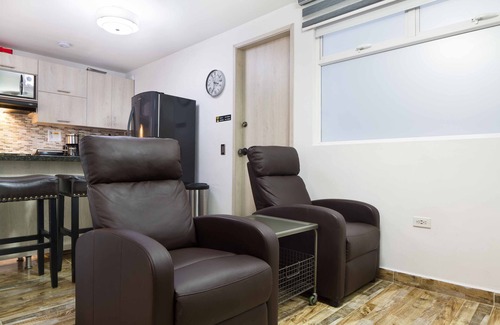 El Poblado Apartamento | Balcón de dos habitaciones AC Bañera de hidromasaje Tiempo parcial Portero Poblado