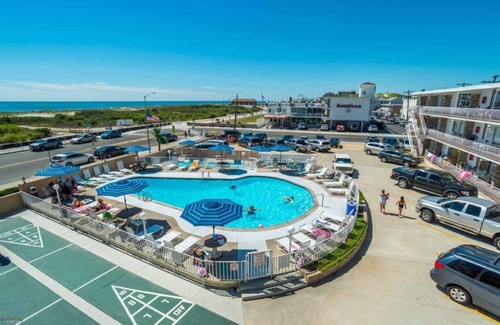 North Wildwood Condominio | Two Bedroom Beachfront Ocean View, Pool and parking.