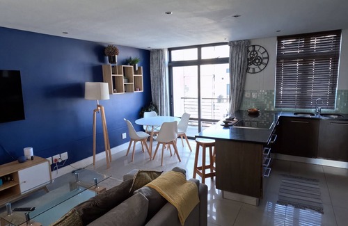 Big Bay Apartamento | Two Bedroom Beachfront Penthouse with Parking
