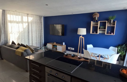Big Bay Apartamento | Two Bedroom Beachfront Penthouse with Parking