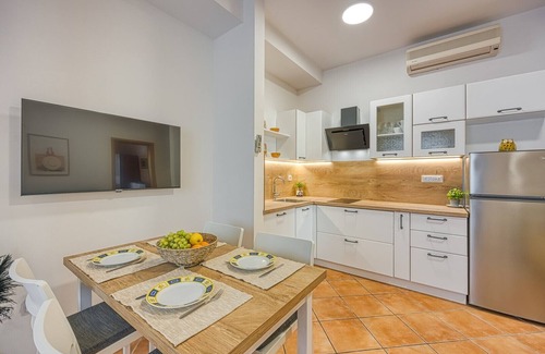 Spadici Apartamento | Casa Mareva / Two-Bedroom Burin with Balcony