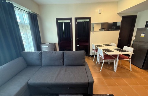 Bangkal Condominio | Two Bedroom Condo in Makati- Good for 6!