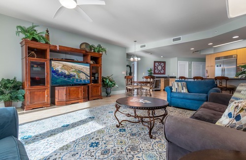 Orange Beach East Condominio | Two Bedroom Condo with Gulf and Bay Views! Complimentary Boat Slip!