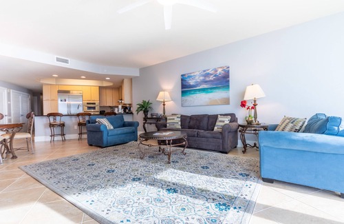 Orange Beach East Condominio | Two Bedroom Condo with Gulf and Bay Views! Complimentary Boat Slip!