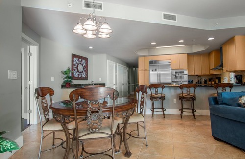 Orange Beach East Condominio | Two Bedroom Condo with Gulf and Bay Views! Complimentary Boat Slip!