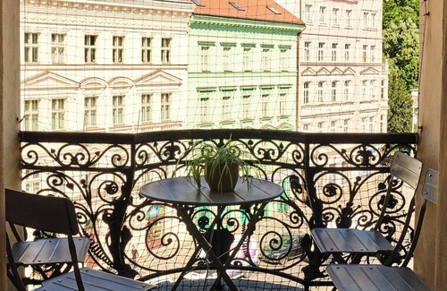 Smichov Apartamento | Two Bedroom Lesser Town Apartment with a balcony