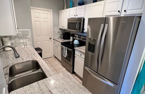 Rehoboth Beach Condominio | Two bedroom, dog friendly condo with pool, between Lewes and Rehoboth Beach