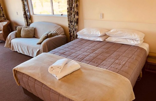 Ostend Apartamento | Amplio, familiar, independiente, unidad de 2 dormitorios con vista al mar, 5 camas