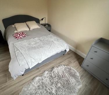 Dublin Apartamento | Two bedroom ground floor apartment, professionally managed