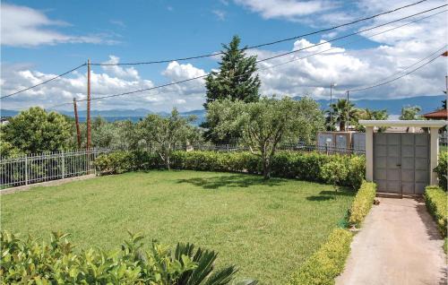 Livanatai Casa | Two-Bedroom Holiday Home In Livanates