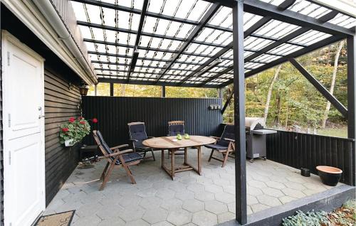 Ronne Casa | Two-Bedroom Holiday Home In Ronne
