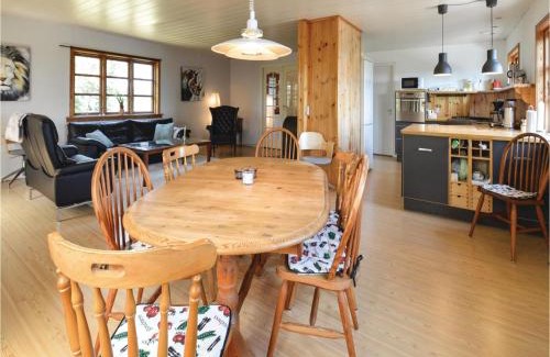 Kragenæs Casa | Two-Bedroom Holiday Home In Torrig L