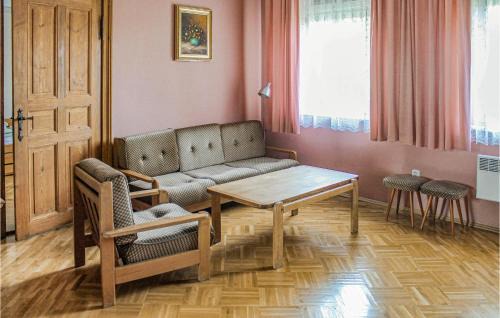 Osno Lubuskie Casa | Two-Bedroom Holiday Home In Osno Lubuskie