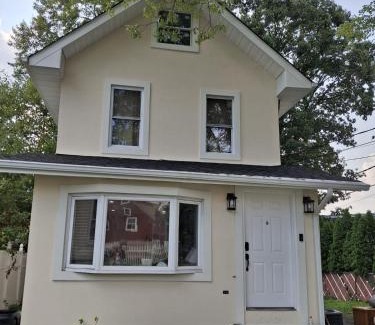 Teaneck Casa | Two-Bedroom Home Private Parking 25 min to NYC