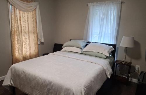 Teaneck Casa | Two-Bedroom Home Private Parking 25 min to NYC