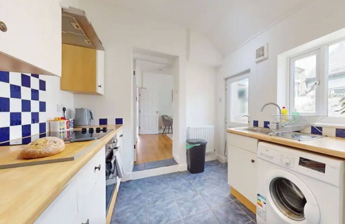 Cathays Casa | Two Bedroom House in Cardiff City