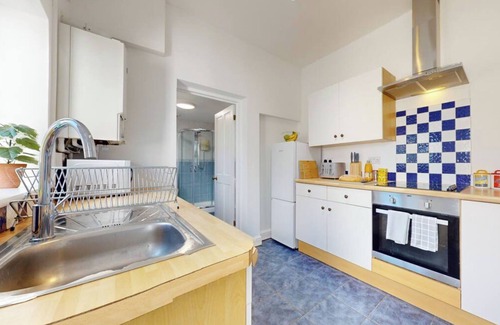 Cathays Casa | Two Bedroom House in Cardiff City
