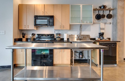 The Gulch Apartamento | Two Bedroom Loft in Trendy Gulch!