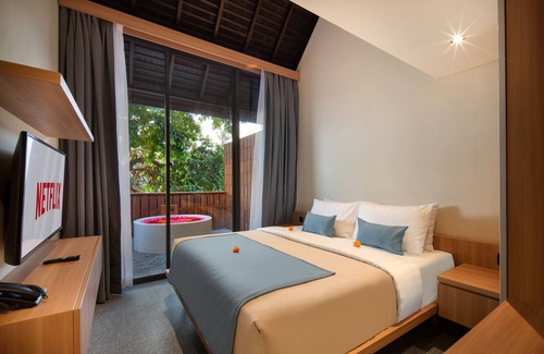 Batu Bolong Complejo | Two Bedroom Loft River View in Canggu