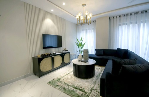 Lahore Apartamento | Two Bedroom Luxury Apartment - Cityscape Comfort Retreat