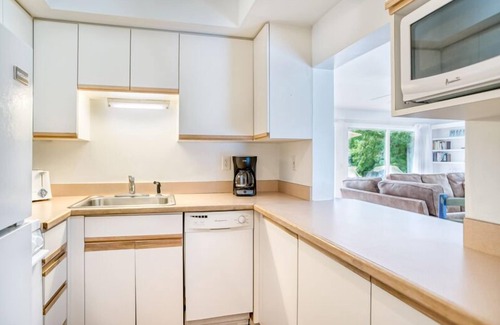 Captiva Casa | Two Bedroom Pool Home- Captiva Baywatch