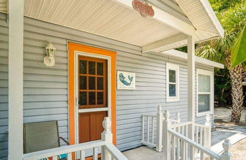 Captiva Casa | Two Bedroom Pool Home- Captiva Baywatch