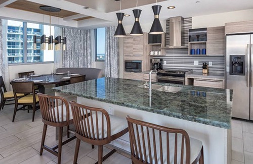Clearwater Beach Complejo | Two Bedroom Presidential, Luxury Condo, Clearwater Beach, FL 4200268