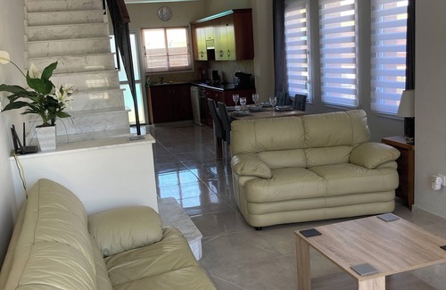 Universal Casa | Two Bedroom Semi-detached House With Private Pool, A/c, Wifi in Kato Paphos