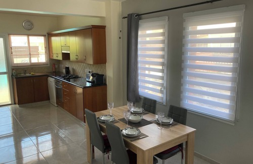 Universal Casa | Two Bedroom Semi-detached House With Private Pool, A/c, Wifi in Kato Paphos