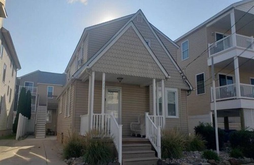 Wildwood Cabaña | Two bedroom villa near Morey's Pier & Wildwood Boardwalk