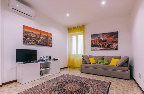 Citta Antica Apartamento | San Nicolò 3, dos cuartos y terraza en el corazón de Verona
