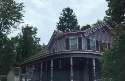 Staatsburg Casa | Two bedrooms, bath and kitchenette in 1890 Victorian