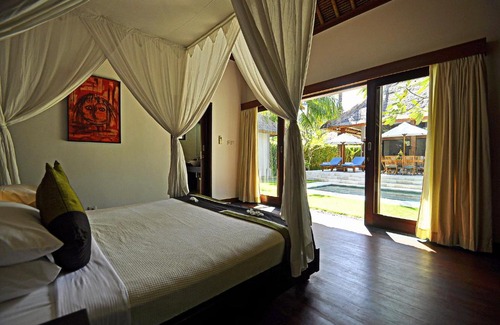 Sengkidu Villa | Two bedrooms villa with private pool, large landscape garden and kitchen