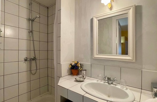 Lavaudieu Cama Y Desayuno | Dos habitaciones encantadoras con baños privados en Lavaudieu
