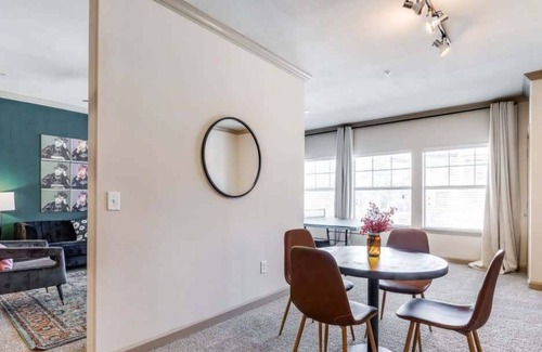 McNeil Apartamento | TWO CozySuites Apartment w/ Soaring Mountain View
