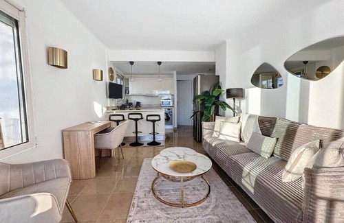 Cannes Apartamento | Two en-suite bedroom apartment on La Croisette - Sea view