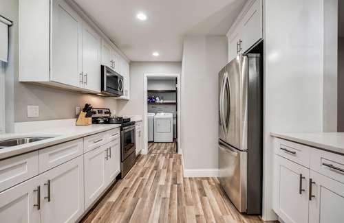 Lewisville Casa | Two Game Rooms with Hot Tub