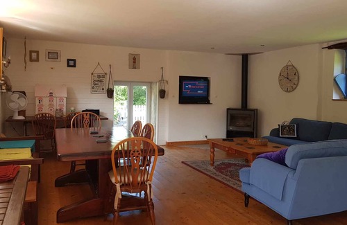 Buleon Casa | La casa en Bignan posee 4 dormitorio(s) y capacidad para 8 personas