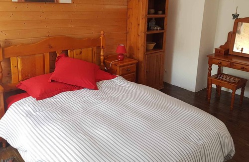 Buleon Casa | La casa en Bignan posee 4 dormitorio(s) y capacidad para 8 personas