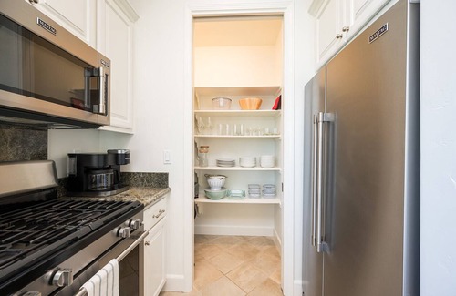 Downtown Casa | Two Homes*Close to beach*Sleeps 17!