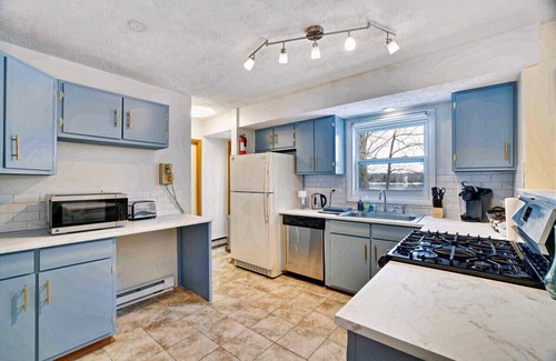Locust Lake Village Casa | Two Homes, Same Street: Family Retreat