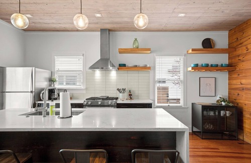 Govalle Casa | Two House Eastside ATX w/ Heated POOL