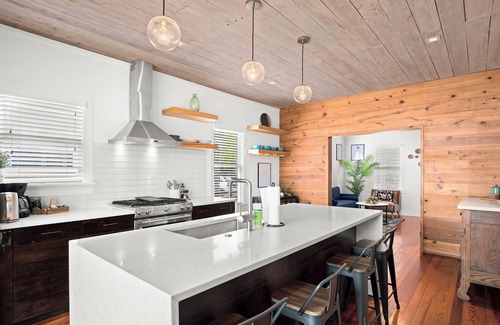 Govalle Casa | Two House Eastside ATX w/ Heated POOL