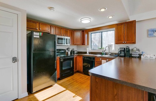 The Woods Cabina | Two King Beds, Cozy Chalet Style Cabin in The Woods Resort, Lvl 1 EV