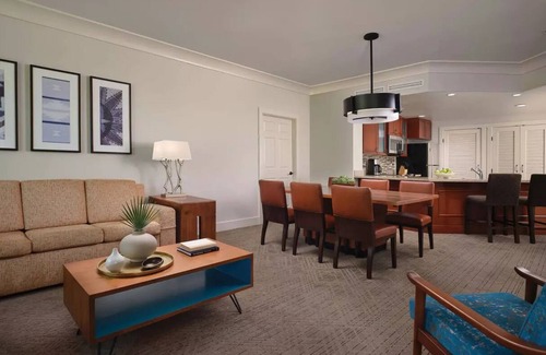 Desert Ridge Condominio | Two King Suites Timeshare Resort minutes from TPC Scottsdale.
