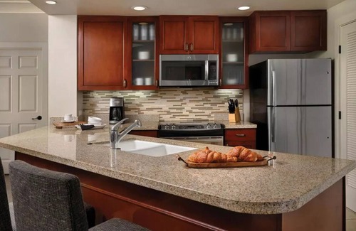 Desert Ridge Condominio | Two King Suites Timeshare Resort minutes from TPC Scottsdale.