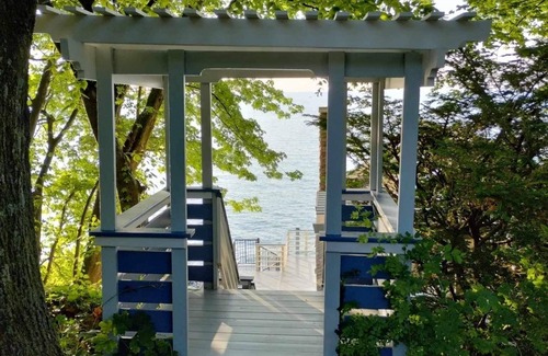 North East Casa | Two Lake front Cottages on the water!