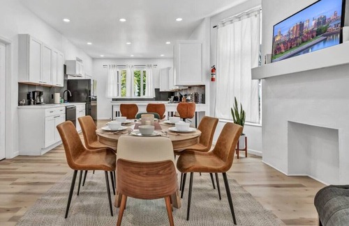 Lakeview Apartamento | Two Level Apt: Dtwn Buffalo